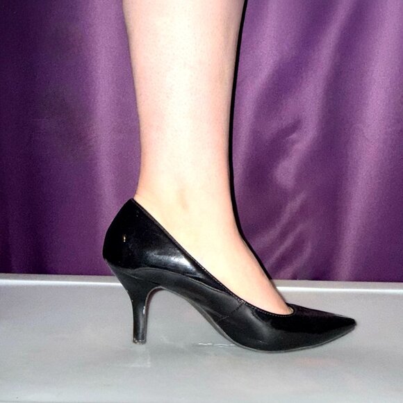Predictions Black Heels Size 10 (2 for $25) - Picture 1 of 9
